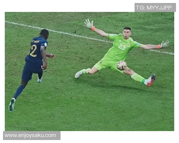 足球明星守门精彩瞬间集锦让你领略守门员的非凡技艺与惊人反应